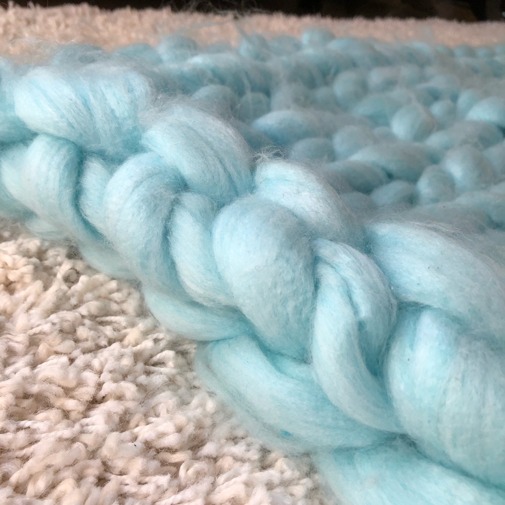 Handcrafted Dusty Baby Blue Chunky Merino Wool Tassel Blanket Decor Cozy Blanket - Picture 4 of 15